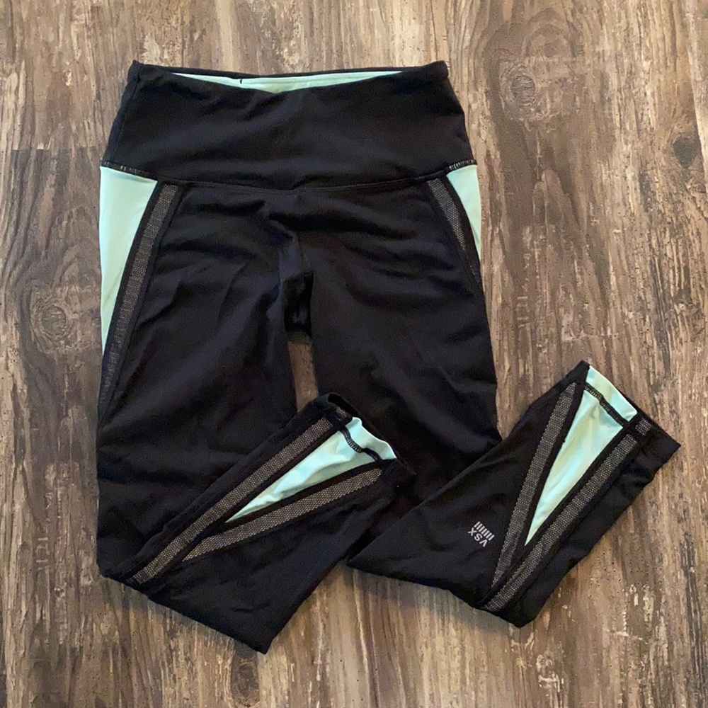 VSX black & teal cropped leggings